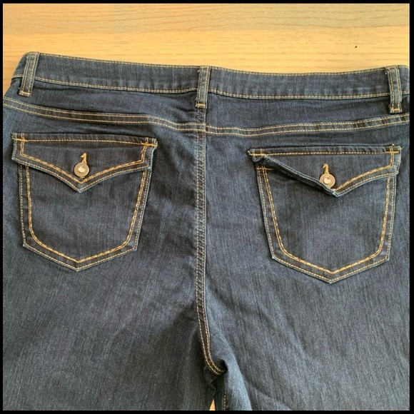 APT.9 Capris SZ 16 - Picture 2 of 3